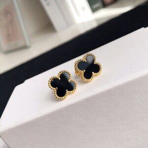 Authentic Van Cleef & Arpels 18K Yellow Gold Earrings